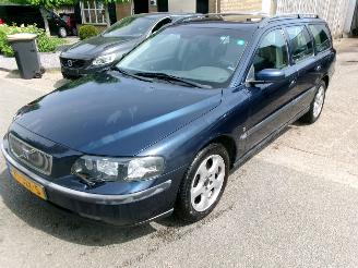 skadebil auto Volvo V-70 2.4 D5 GEARTRONIC BLACK SAPPHIRE EDITION II 2004/1