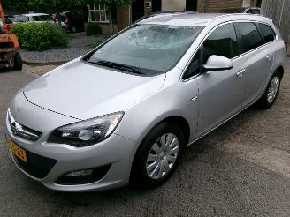Unfallwagen Opel Astra 1.4 I BERLIN CLIMA NAVI 2014/3