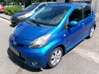 Vaurioauto  passenger cars Toyota Aygo 1.0-12V AIRCO 5 DEURS GEEN SCHADE 2009/6