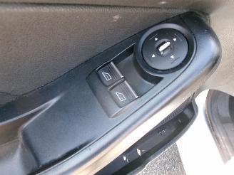 Ford Fiesta 1.0 STYLE AIRCO NAVI picture 12