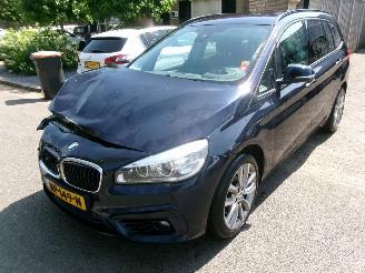 Vaurioauto  passenger cars BMW 2-serie 218 DIESEL GRAN TOURER 7P EXECUTIVE AUTOMAAT 2016/2