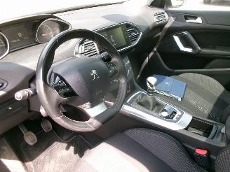 Peugeot 308 1.2 I BLUE LEASE PREMUIM 82.749 KM NAP picture 18