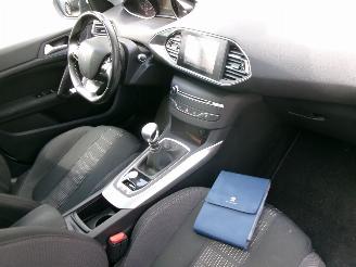 Peugeot 308 1.2 I BLUE LEASE PREMUIM 82.749 KM NAP picture 15