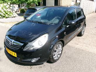 Schadeauto Opel Corsa 1.4-16V 111 EDITION 2011/3