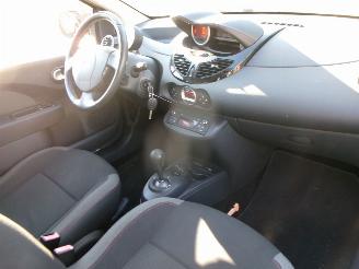 Renault Twingo 1.2 16V DYNAMIC CLIMA AUTOMAAT 59.810 KM picture 9