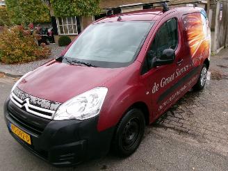 krockskadad bil bedrijf Citroën Berlingo 1.6 HDI 75 BUSINESS 2015/11