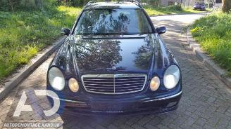 Voiture accidenté Mercedes E-klasse E Combi (S211), Combi, 2003 / 2009 3.2 E-320 CDI 24V 2005