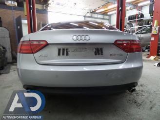 Coche siniestrado Audi A5 A5 (8T3), Coupe, 2007 / 2017 2.7 TDI V6 24V 2009