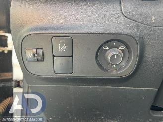 Citroën C3 C3 (SX/SW), Hatchback, 2016 1.2 12V e-THP PureTech 110 picture 18