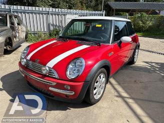 Vrakbiler auto Mini Cooper Mini (R50/53), Hatchback, 2001 / 2007 1.6 16V Cooper 2003/0