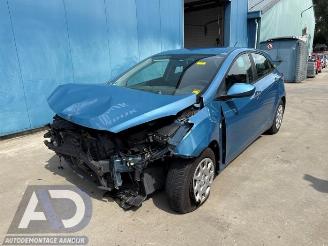 Vrakbiler auto Hyundai I-30 i30 (GDHB5), Hatchback, 2011 1.4 16V 2014