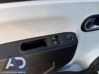 Renault Twingo Twingo III (AH), Hatchback 5-drs, 2014 1.0 SCe 65 12V picture 18