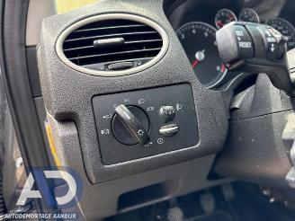 Ford Focus Focus 2, Hatchback, 2004 / 2012 1.6 16V picture 18