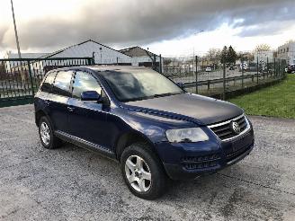 damaged passenger cars Volkswagen Touareg 2.5 TDI 2004/6