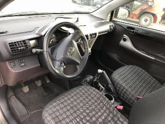 Toyota iQ 1.4  D picture 8