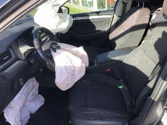 Skoda Superb COMBI  2.0 TDI  DSG picture 7