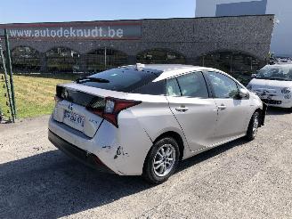 damaged passenger cars Toyota Prius HYBRIDE 2021/1