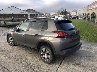 Peugeot 2008 SIGNATURE 1.2 picture 3