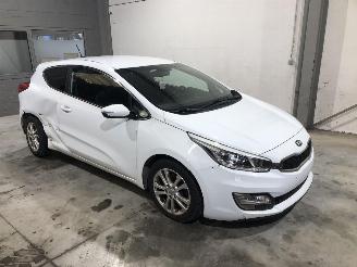 Kia Pro cee d 1.6 CRDI picture 2