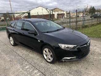 Schadeauto Opel Insignia SPORTS TOURER 1.6 D 2018/10