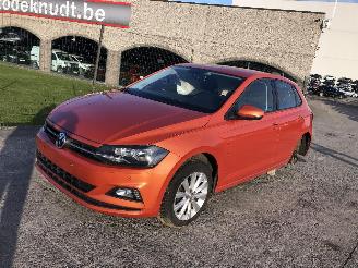Coche siniestrado Volkswagen Polo 1.0  COMFORTLINE 2018/6