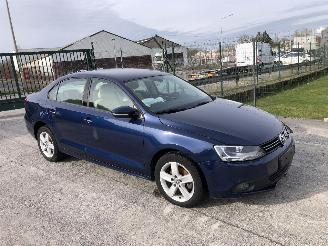 uszkodzony samochody osobowe Volkswagen Jetta 1.6 TDI 2011/7