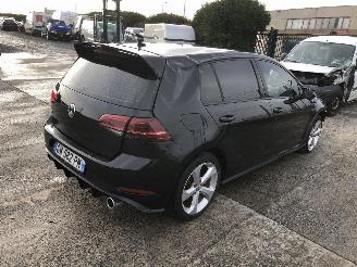 Voiture accidenté Volkswagen Golf 2.0 TSI 2017/11