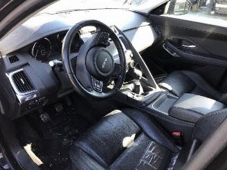 Jaguar E-Pace D 150    4x4 picture 5