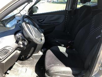 Lancia Ypsilon 1.2 picture 11