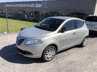 Schadeauto Lancia Ypsilon 1.2 2012/2