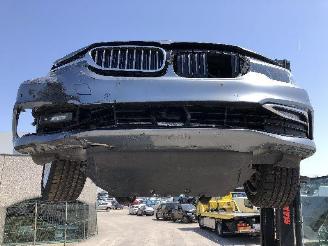 BMW 5-serie 530e i Performance luxury picture 14