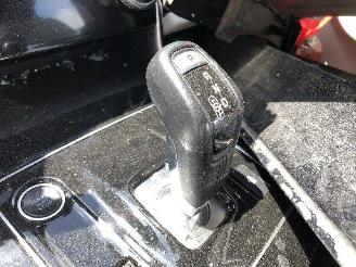 Jaguar XE 2.0 D + HYBRIDE picture 13