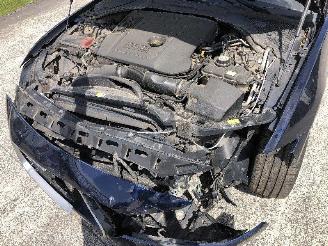 Jaguar XE 2.0 D + HYBRIDE picture 17