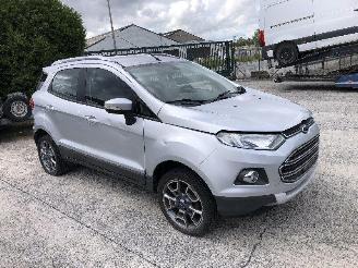 krockskadad bil auto Ford EcoSport 1.5 TDCI 2015/10