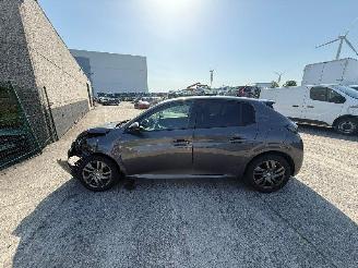Peugeot 208 1.5 hdi style picture 8