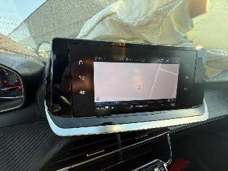Peugeot 208 1.5 hdi style picture 11