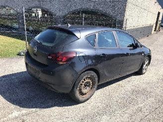 Opel Astra 17 CDTI picture 2