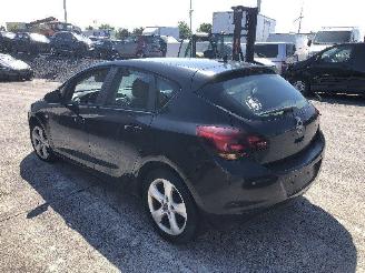 Unfallwagen Opel Astra 17 CDTI 2012/1