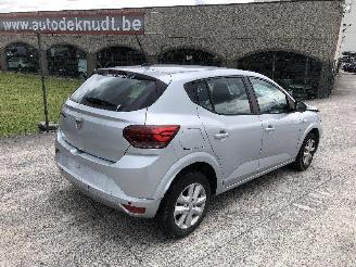 Damaged car Dacia Sandero 1.0 2021/3
