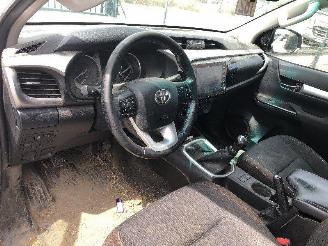 Toyota Hilux 2.4 D4D picture 20