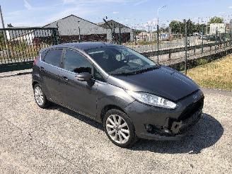 Voiture accidenté Ford Fiesta 1.0 2017/6
