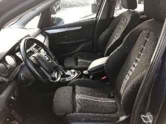 BMW 2-serie 216 d active tourer picture 6