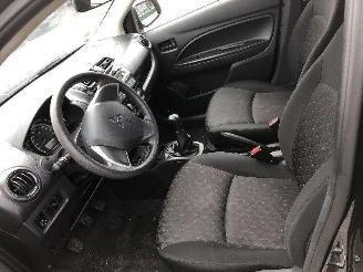 Mitsubishi Space-star 1.0 picture 8