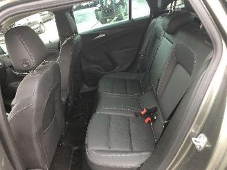 Opel Astra break 1.2 elegance picture 21
