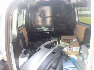 Ford Tourneo Courier 1.6 TDCI picture 14