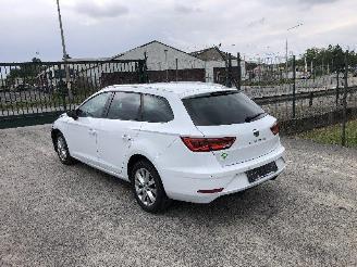 uszkodzony samochody osobowe Seat Leon 1.5  ST DSG    GAZ 2020/7