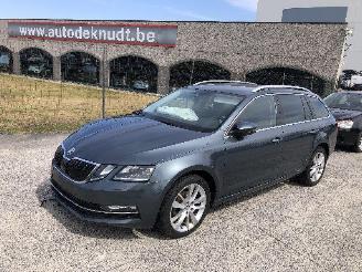 Voiture accidenté Skoda Octavia COMBI 1.6 TDI 2020/8
