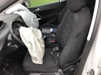 Peugeot 308 1.2 picture 11