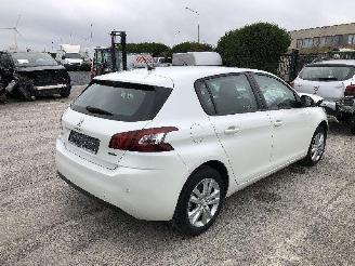 Peugeot 308 1.2 picture 4