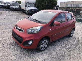 Vaurioauto  passenger cars Kia Picanto 1.0 2011/10
